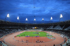 开云下载-英超争冠焦点战，当埃及法老跨越海峡，在圣西罗加冕