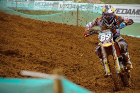 开云体育入口-克瓦拉茨赫利亚生涯之夜，芬兰式巅峰对决，何以击穿西班牙神话？