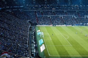 开云体育2026-西甲国家德比之夜，塔图姆在焦点战证明自己，当星光交汇于子夜