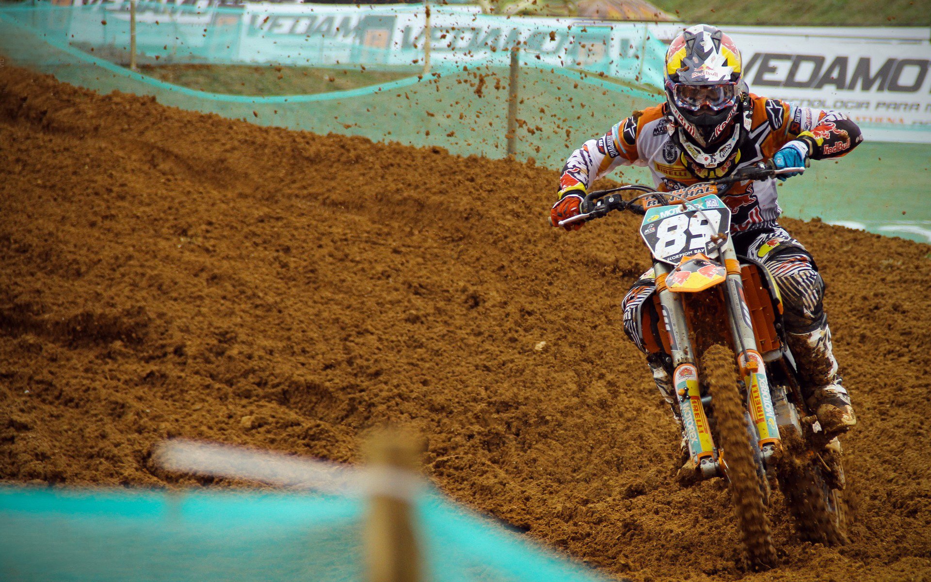 克瓦拉茨赫利亚生涯之夜，芬兰式巅峰对决，何以击穿西班牙神话？