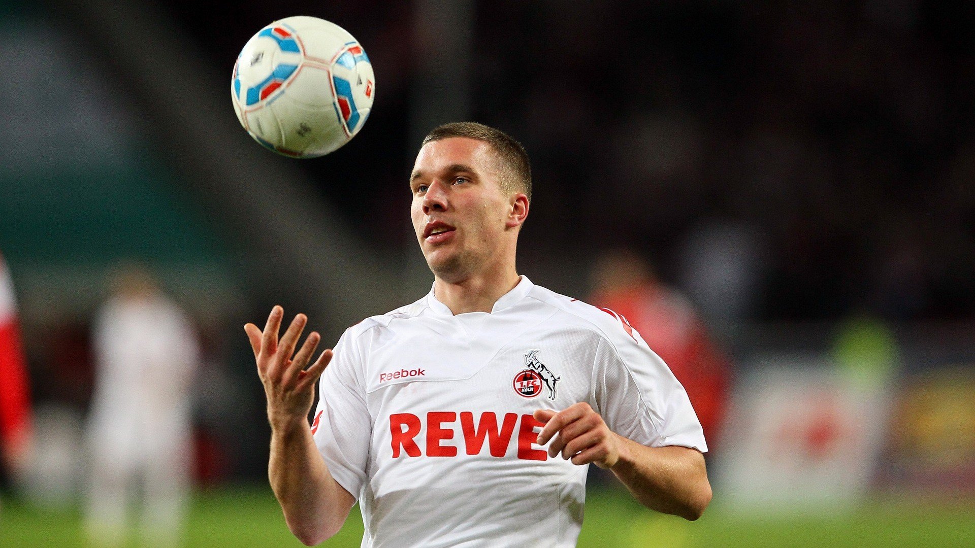 维尼修斯爆发撕裂防线，丹麦关键战突围克罗地亚