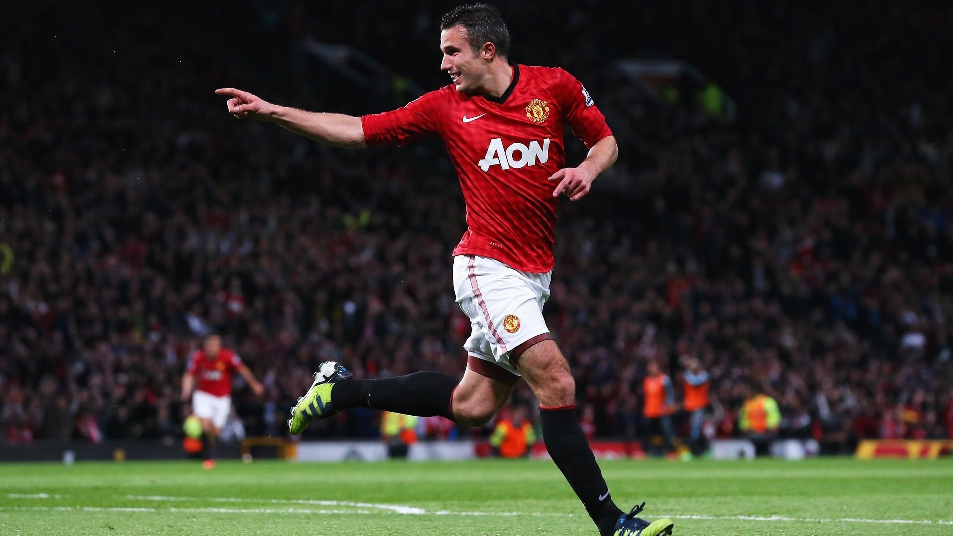 莱万攻防两端统治，勒沃库森轻取那不勒斯，一场战术与意志的完胜